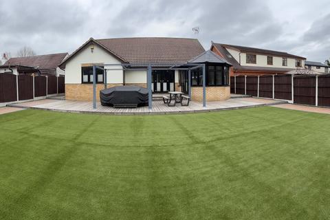 3 bedroom bungalow for sale, Burnt Mills Road, Basildon SS13