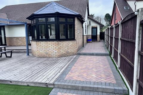 3 bedroom bungalow for sale, Burnt Mills Road, Basildon SS13