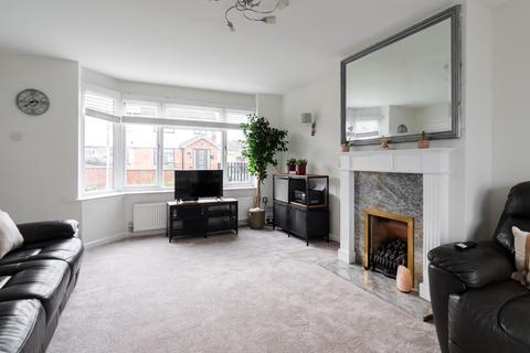 3 bedroom semi-detached house for sale, Highcroft Avenue, Oadby, LE2