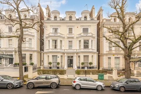 2 bedroom flat to rent, Holland Park, London W11