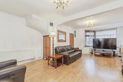 4 bedroom semi-detached house for sale, St. Saviours Road, Leicester, LE5