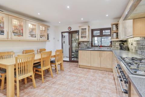 4 bedroom semi-detached house for sale, St. Saviours Road, Leicester, LE5