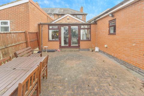 4 bedroom semi-detached house for sale, St. Saviours Road, Leicester, LE5