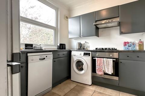 2 bedroom flat to rent, Kent House Road, Sydenham, London, SE26