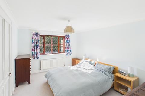 3 bedroom end of terrace house for sale, The Chyne, Gerrards Cross, Buckinghamshire, SL9