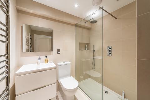 1 bedroom flat for sale, Beaufort Gardens, London, SW3