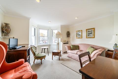 1 bedroom flat for sale, Beaufort Gardens, London, SW3