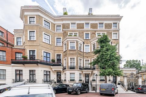 1 bedroom flat for sale, Rutland Gardens, London, SW7