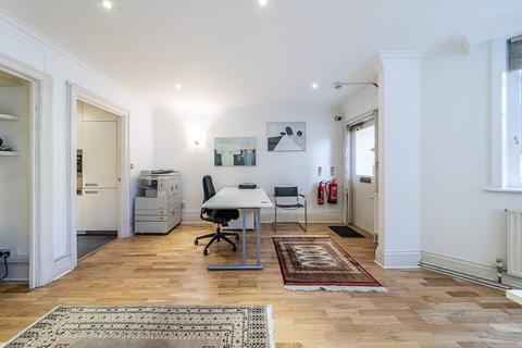 1 bedroom flat for sale, Rutland Gardens, London, SW7