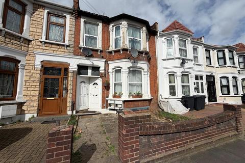 2 bedroom flat to rent, Mortlake Road, Ilford