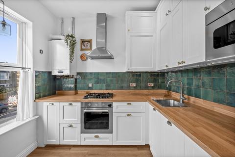 1 bedroom flat for sale, Avignon Road, London, London, SE4