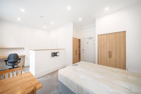 Studio to rent, Fulham Road, London, SW3