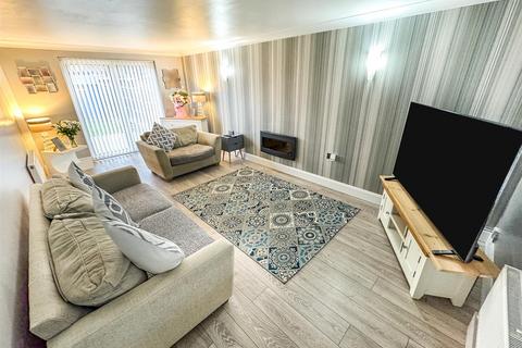 undefined, Warminster close, Corby NN18