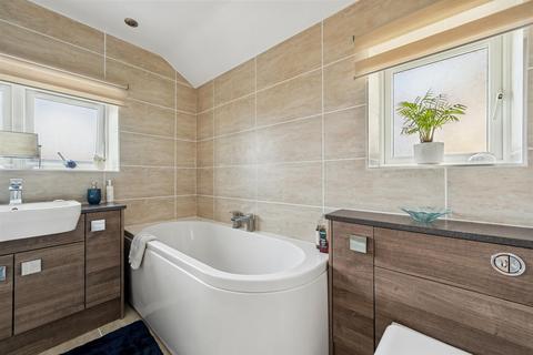 3 bedroom detached house for sale, Gritstone Road, Matlock DE4