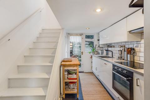 1 bedroom flat for sale, Calabria Road, London, N5