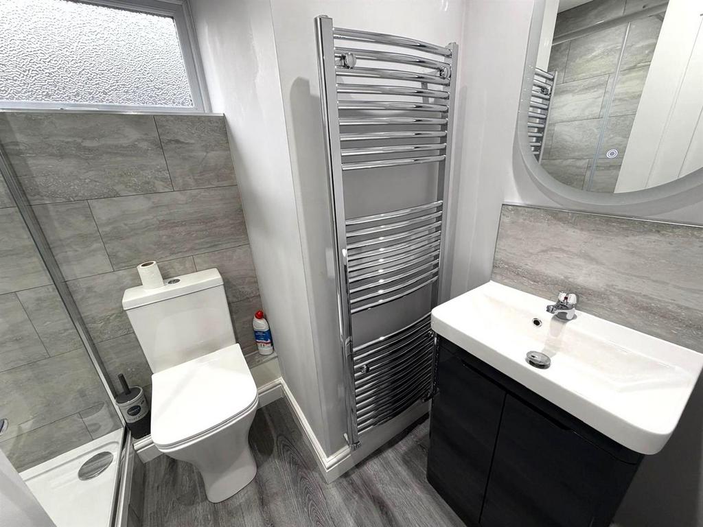 Shower Room Pic 1