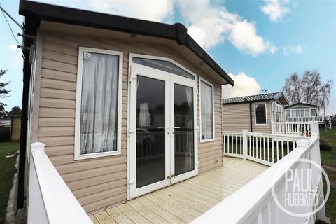 undefined, Swift Bordeaux, Tingdene, North Denes Holiday Park