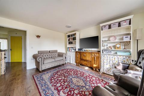 4 bedroom semi-detached house for sale, Jubilee Avenue, Portchester Borders