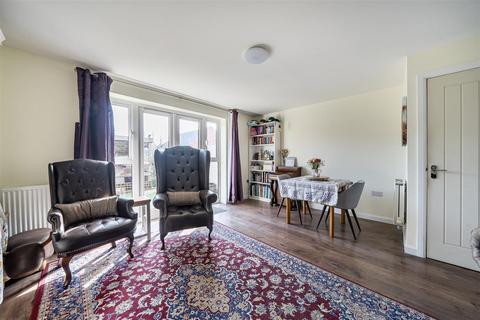 4 bedroom semi-detached house for sale, Jubilee Avenue, Portchester Borders