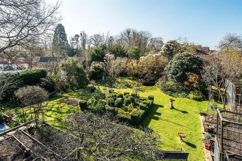 undefined, KENNEL LANE, FETCHAM, KT22