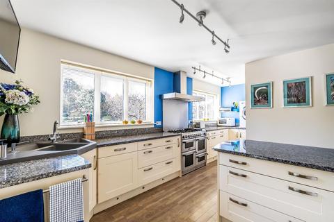 undefined, KENNEL LANE, FETCHAM, KT22