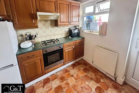 2 bedroom semi-detached house for sale, Commonside, Brierley Hill