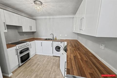 1 bedroom flat for sale, Snowdon Close, Eastbourne BN23