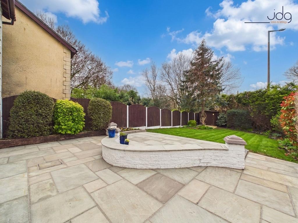 Generous Private Garden