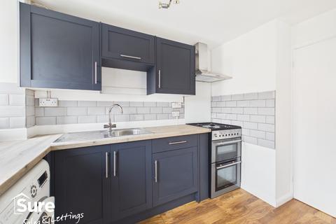 3 bedroom terraced house to rent, Fletcher Way, Hemel Hempstead, Hertfordshire, HP2 5RZ