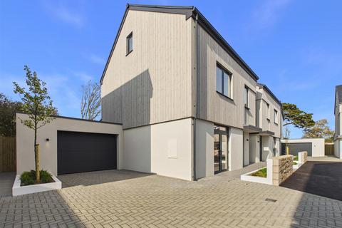 3 bedroom detached house for sale, Beautifully Designed Home Out West
