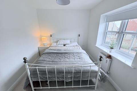 3 bedroom semi-detached house to rent, Jobson Avenue, Hull HU17
