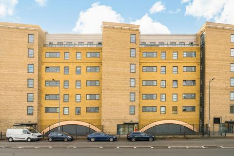 undefined, Commercial Road, London E14