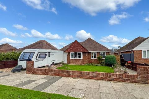 2 bedroom bungalow for sale, Evelyn Avenue, Rustington, Littlehampton, West Sussex