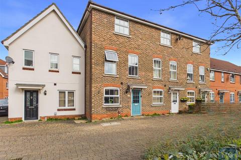 Wagtail Drive, Bury St. Edmunds IP32