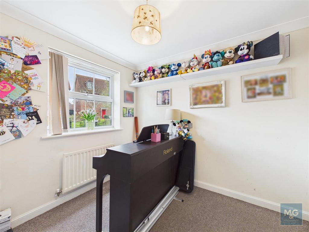 Office / Bedroom 4