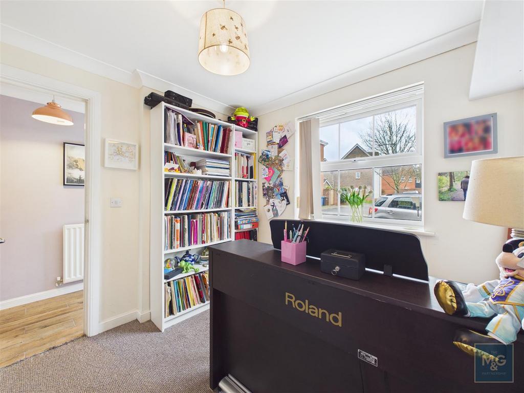 Office / Bedroom 4