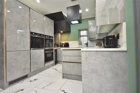 4 bedroom semi-detached house for sale, Dunhill Rise, Leeds, West Yorkshire