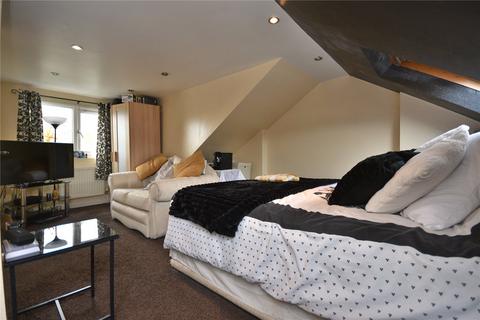 4 bedroom semi-detached house for sale, Dunhill Rise, Leeds, West Yorkshire