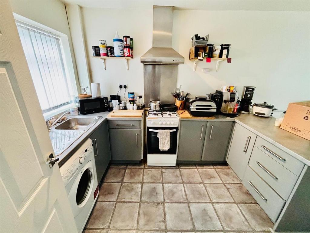 Dining Kitchen: