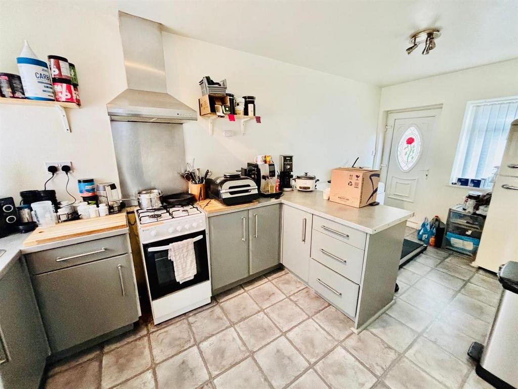 Dining Kitchen:
