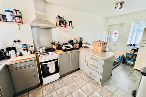 2 bedroom townhouse for sale, Oakwell Close, Drighlington, Bradford