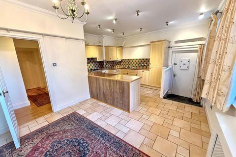 2 bedroom flat to rent, Babbacombe Cliff Beach Road, Torquay TQ1 3LY