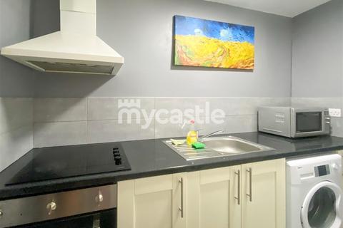 undefined, Appletree Avenue, Yiewsley, West Drayton