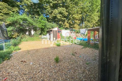 undefined, Appletree Avenue, Yiewsley, West Drayton