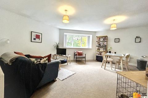 2 bedroom flat for sale, Hospital Hill, Chesham, HP5