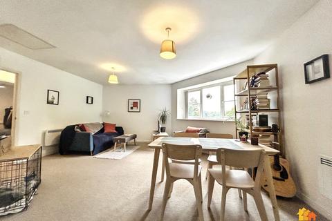 2 bedroom flat for sale, Hospital Hill, Chesham, HP5