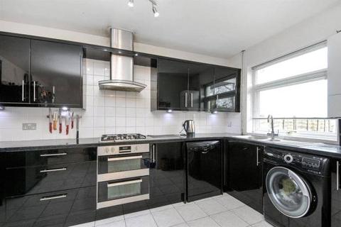 4 bedroom terraced house to rent, Knighton Close, South Croydon, Surrey, CR2