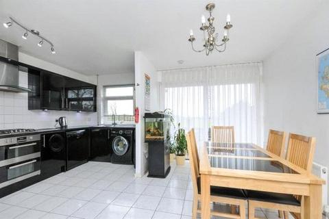 4 bedroom terraced house to rent, Knighton Close, South Croydon, Surrey, CR2