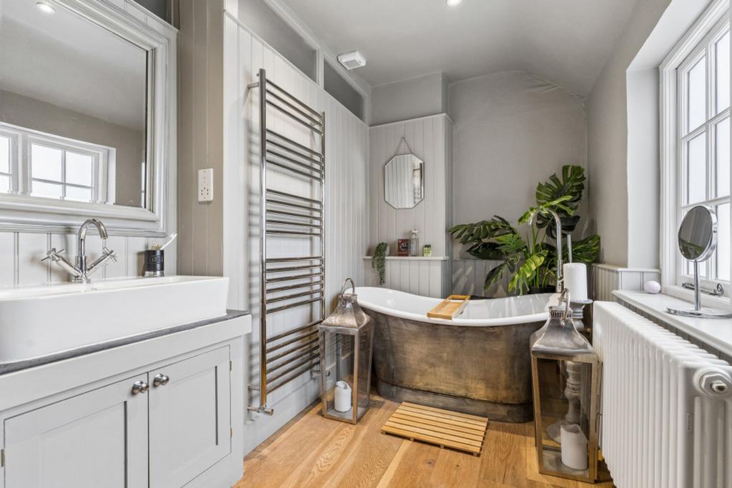 Main Bathroom
