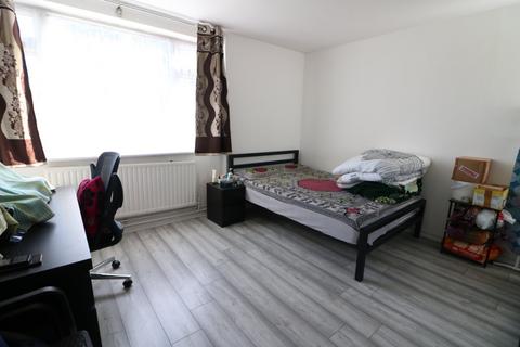 1 bedroom apartment to rent, Ashurst Drive, Essex IG6